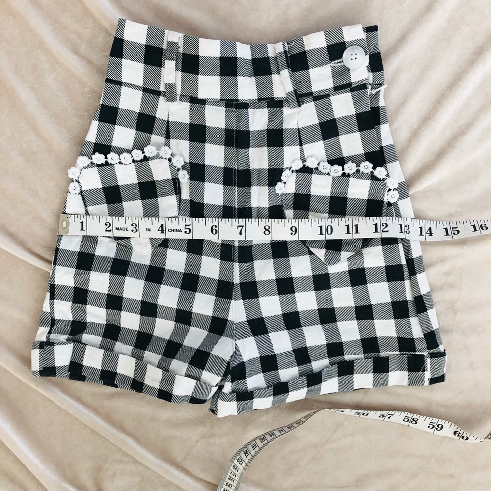 Sold HP🎉  Collectif Gingham Heart Mainline Shorts - Picture 7 of 8